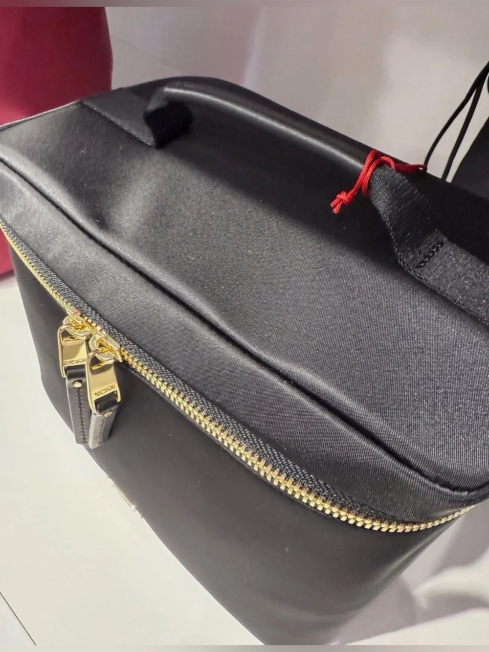 NEW Tumi Voyageur LARGE 7.0” x 9.0” Nylon Train Case Cosmetic Bag BLACK w/ GOLD